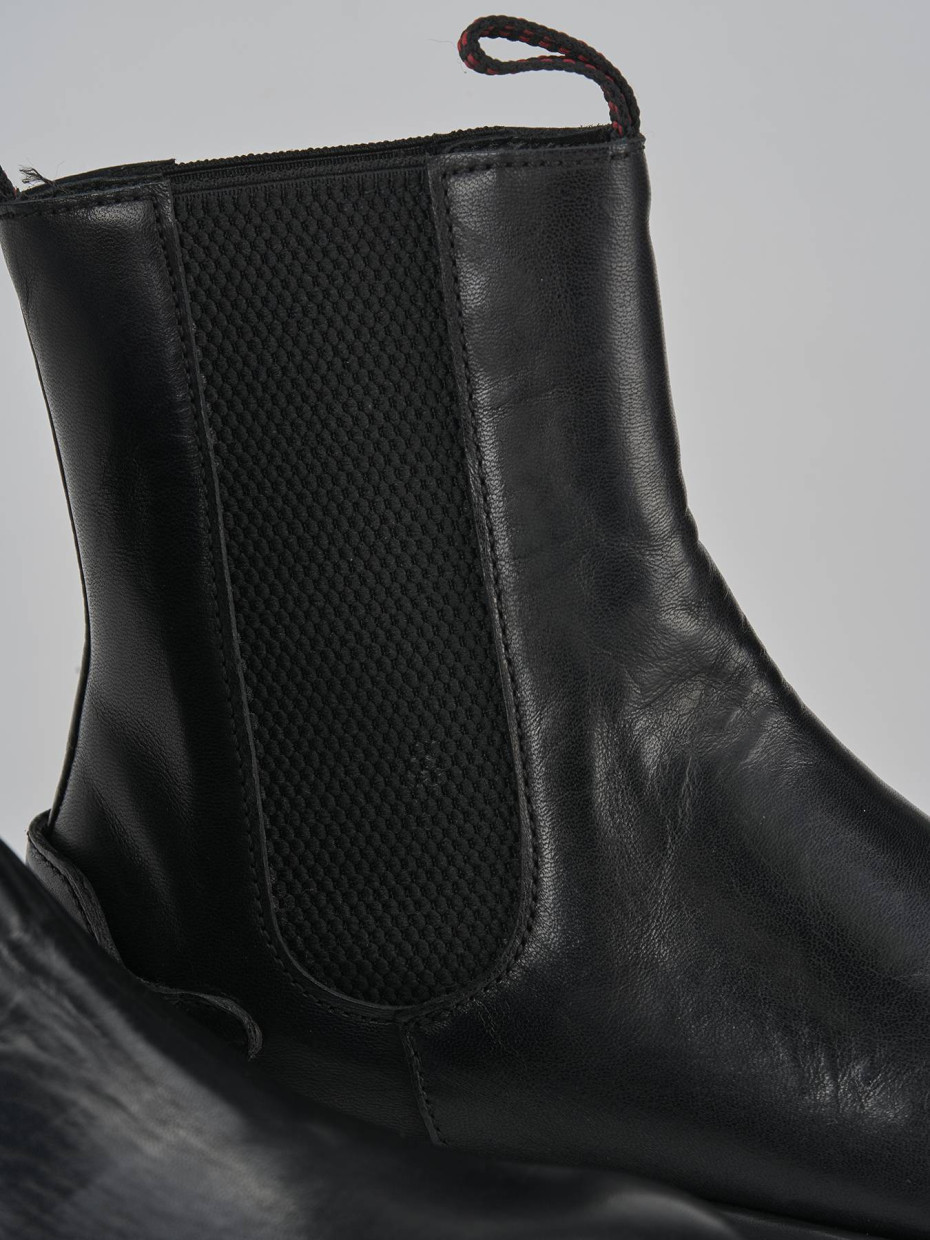 Stivaletti tacco 2cm pelle nero