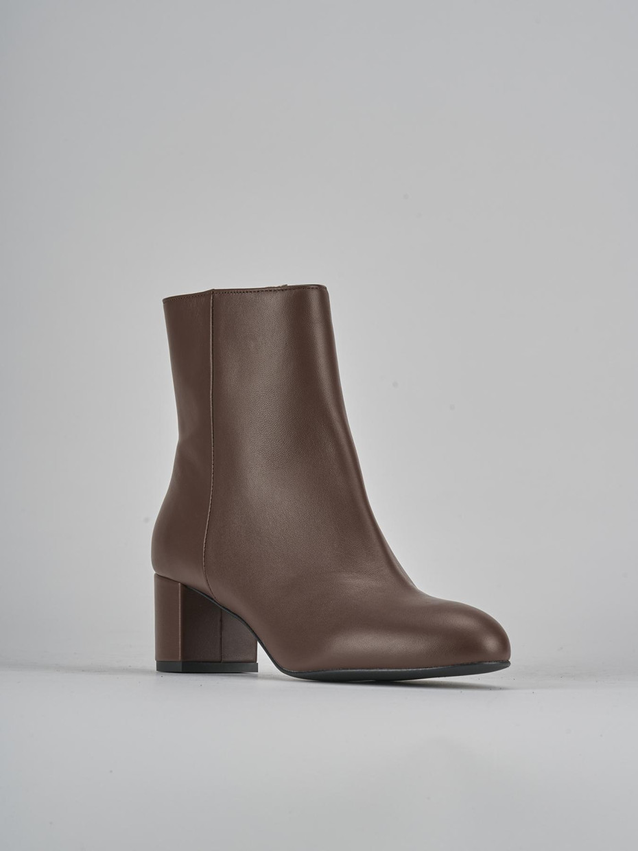 Stivaletto tacco interno online