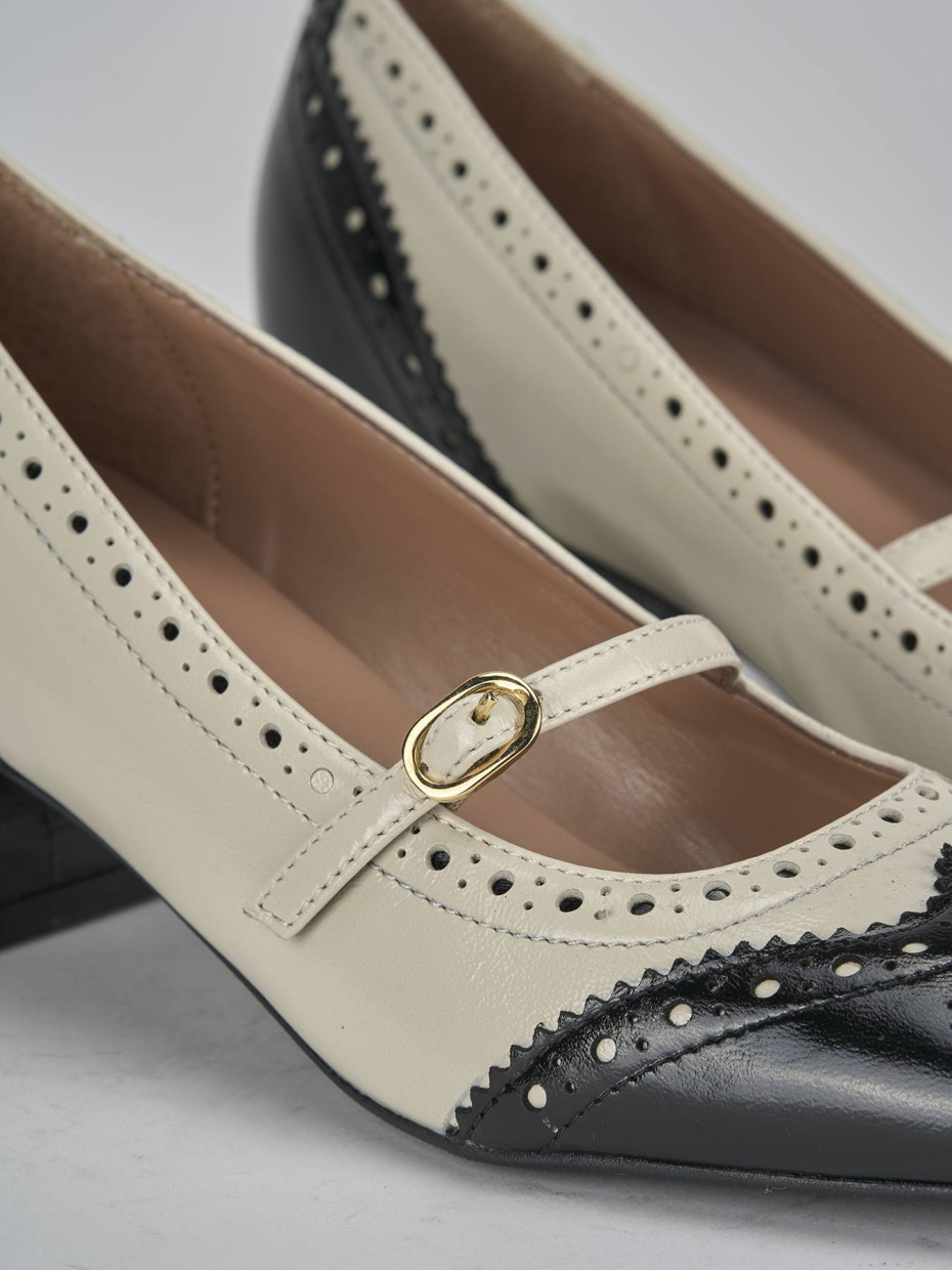 Décolleté e slingback tacco 5cm vernice beige