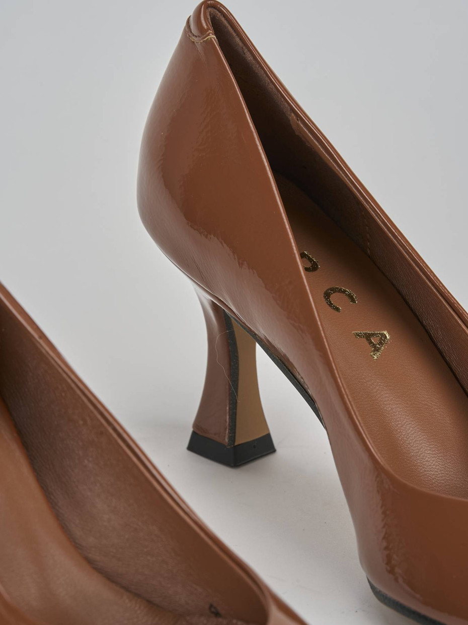 Décolleté e slingback tacco 7cm vernice marrone