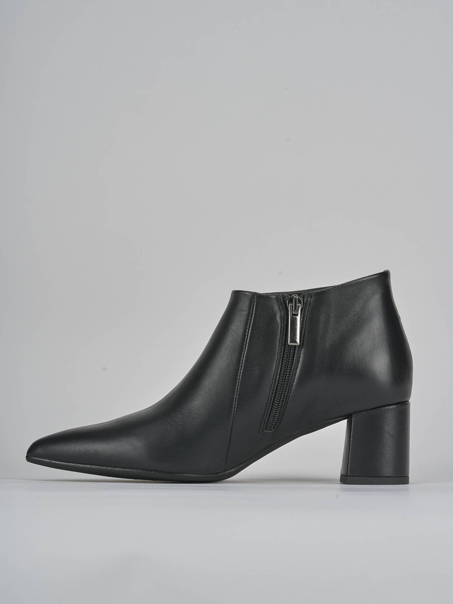 Stivaletti tacco 5cm pelle nero