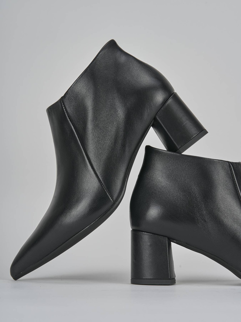 Stivaletti tacco 5cm pelle nero