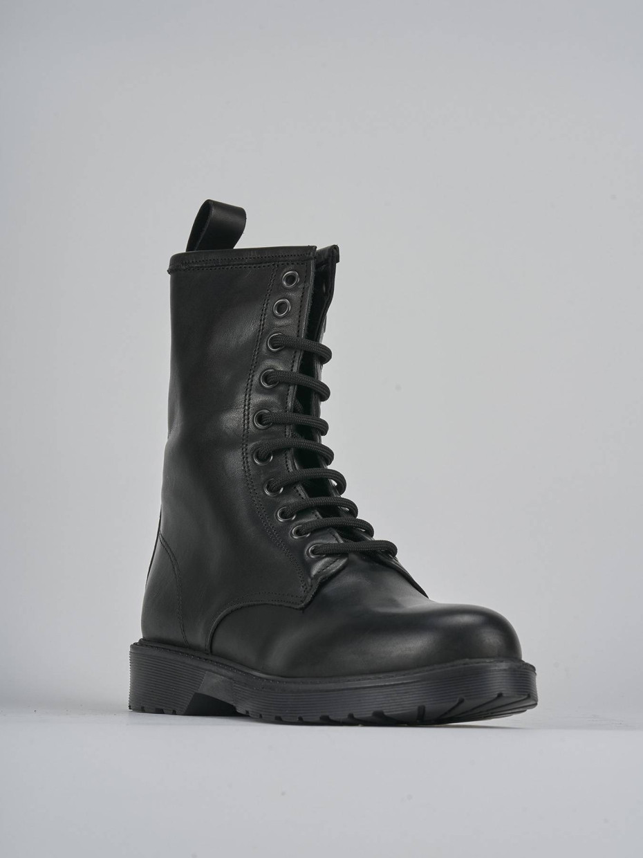 Anfibi tacco 2cm pelle nero