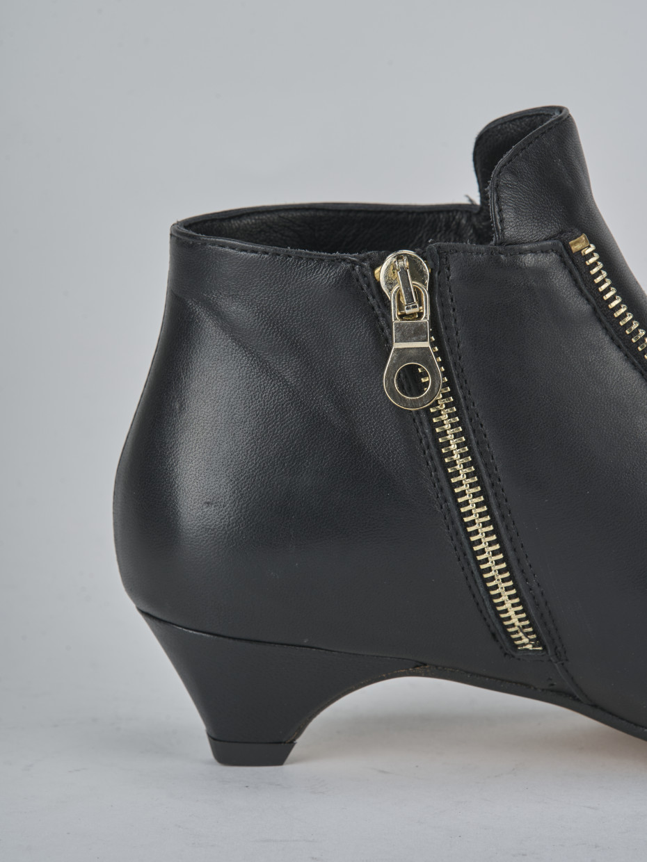 Stivaletti tacco 3cm pelle nero