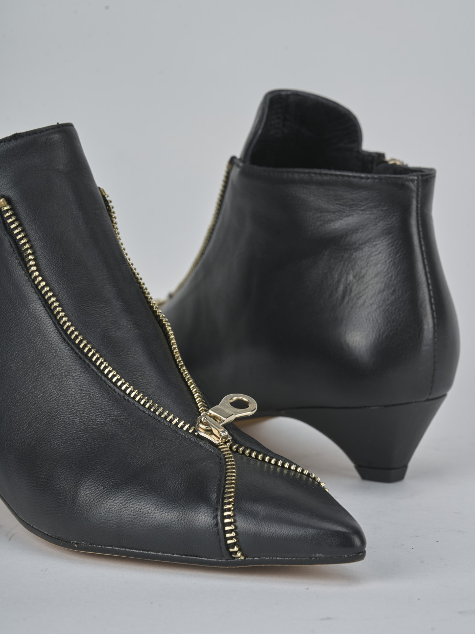 Stivaletti tacco 3cm pelle nero