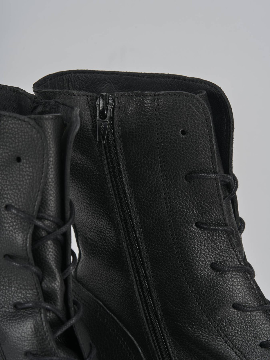 Anfibi tacco 2cm pelle nero