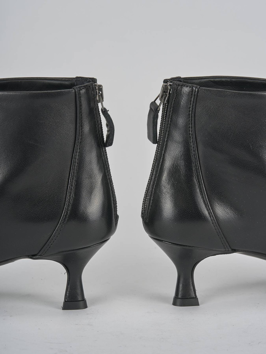 Stivaletti tacco 5cm pelle nero