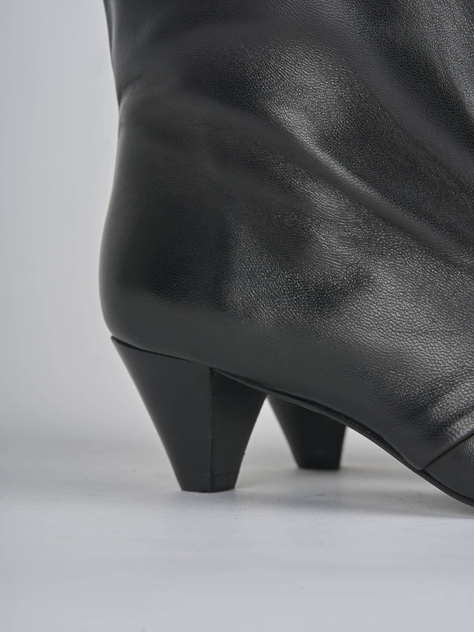 Stivali tacco 5cm pelle nero