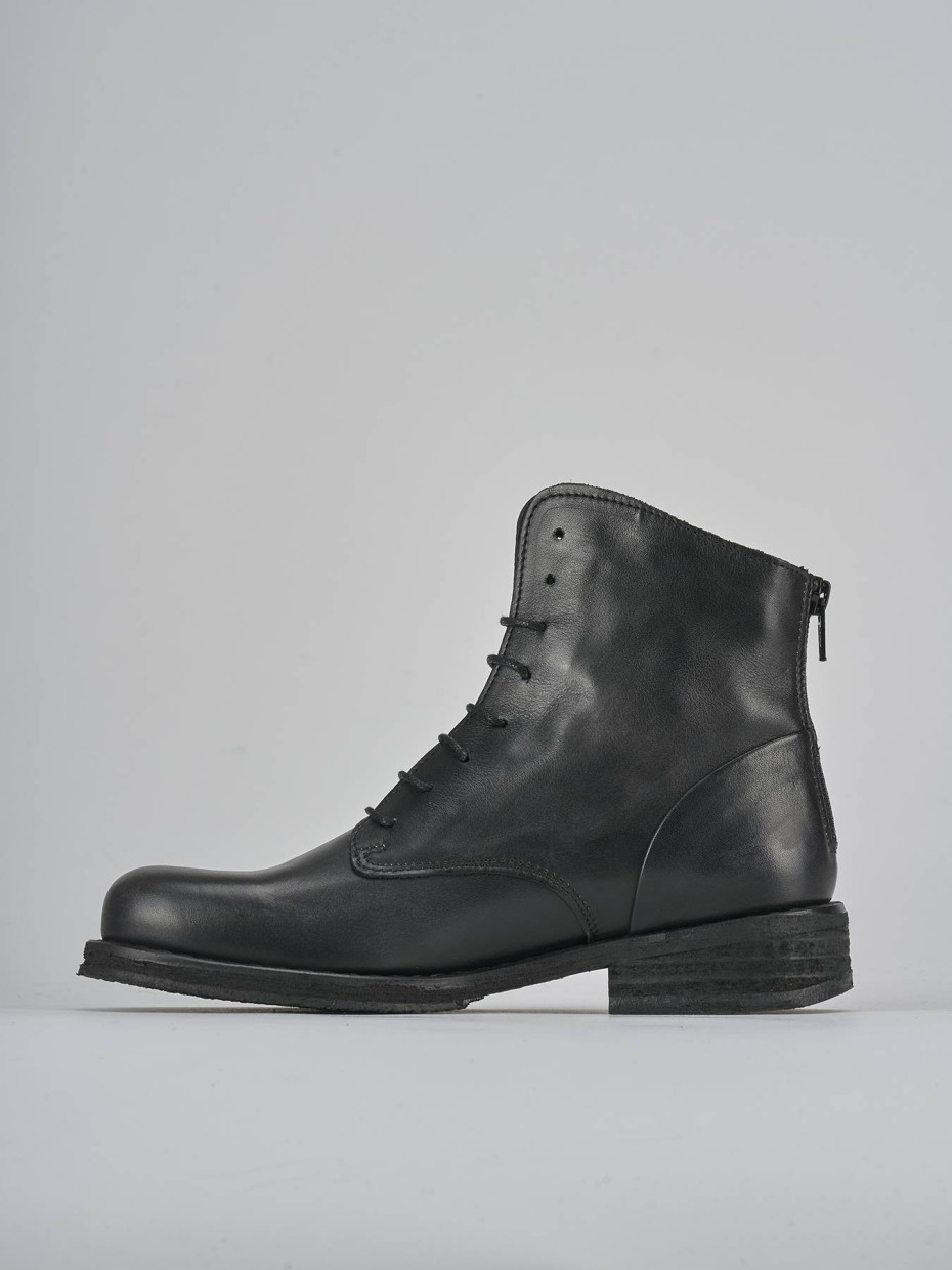 Anfibi tacco 2cm pelle nero