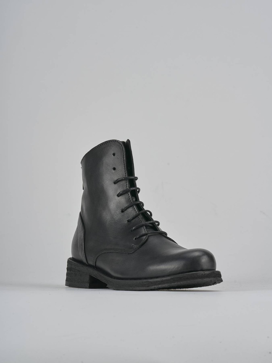 Anfibi tacco 2cm pelle nero