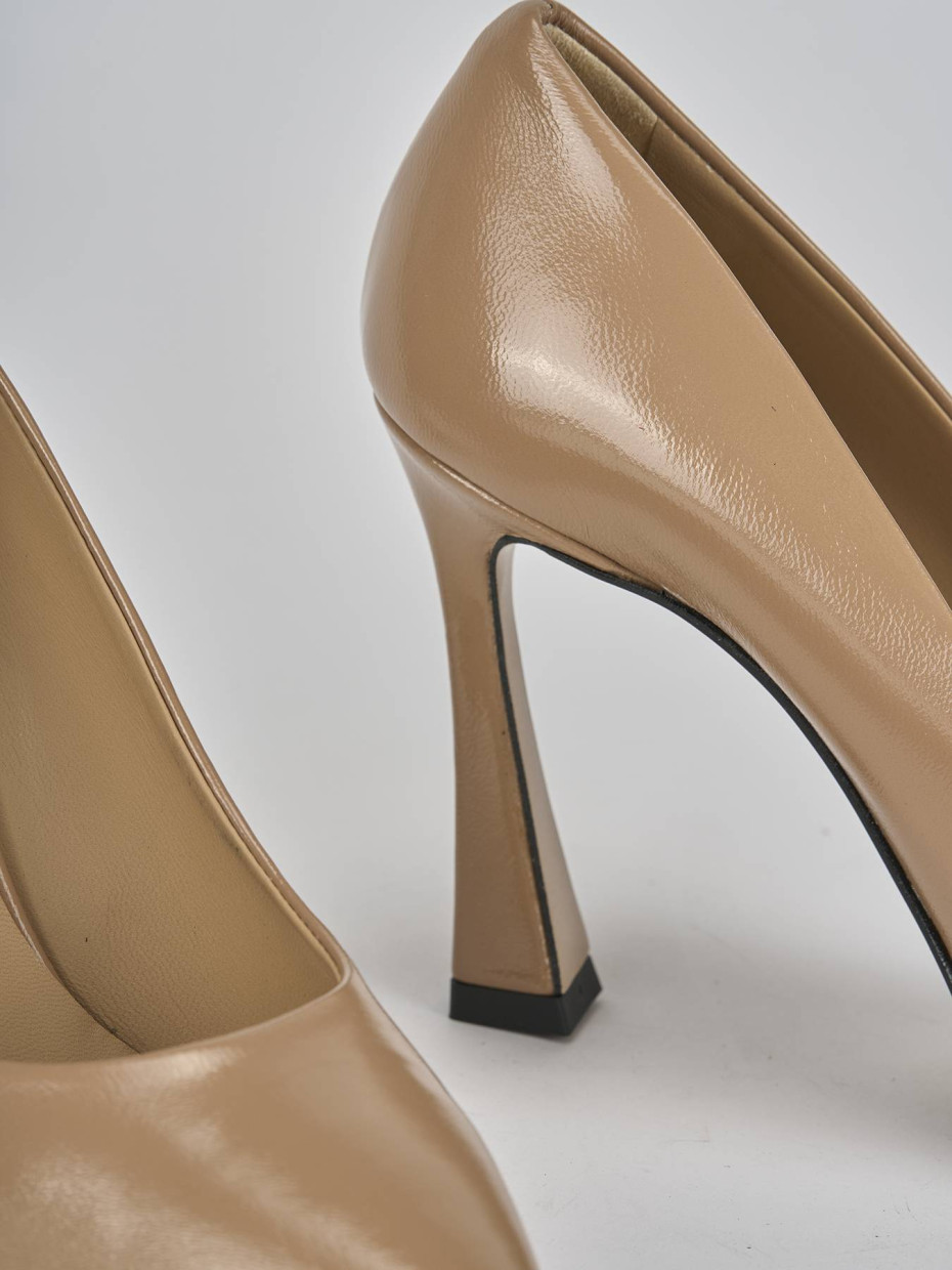 Décolleté e slingback tacco 10cm vernice marrone
