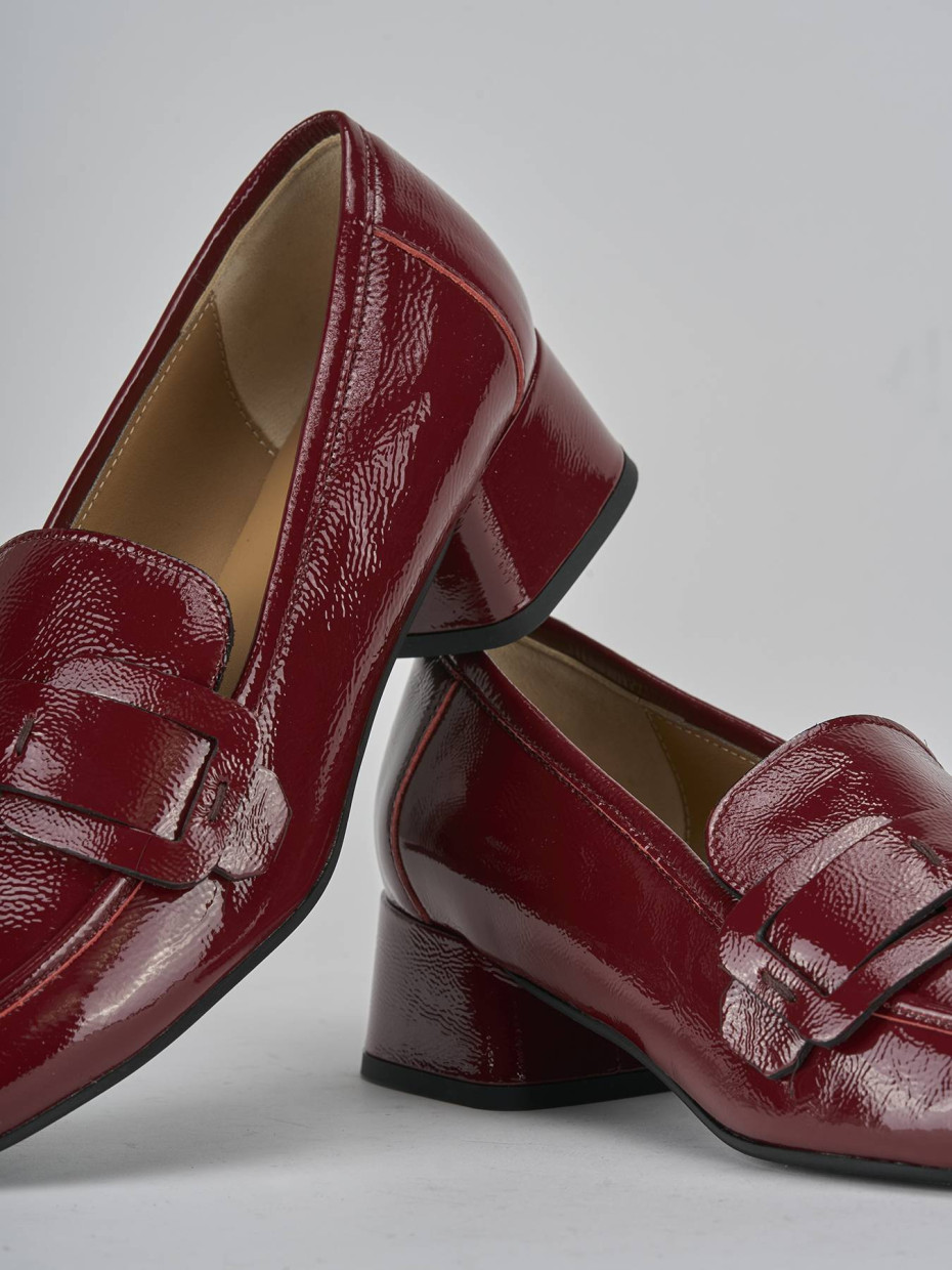 Mocassini tacco 3cm vernice bordo'