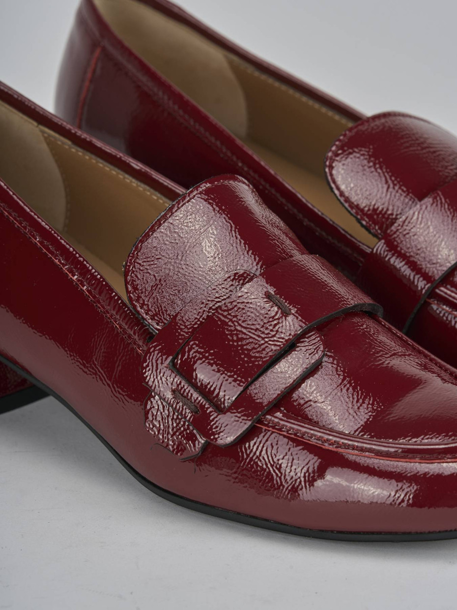 Mocassini tacco 3cm vernice bordo'