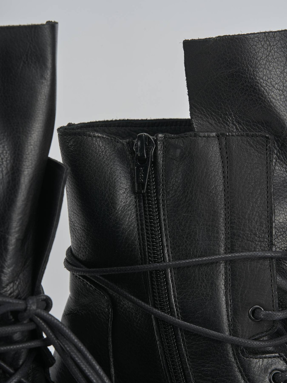 Anfibi tacco 1cm pelle nero