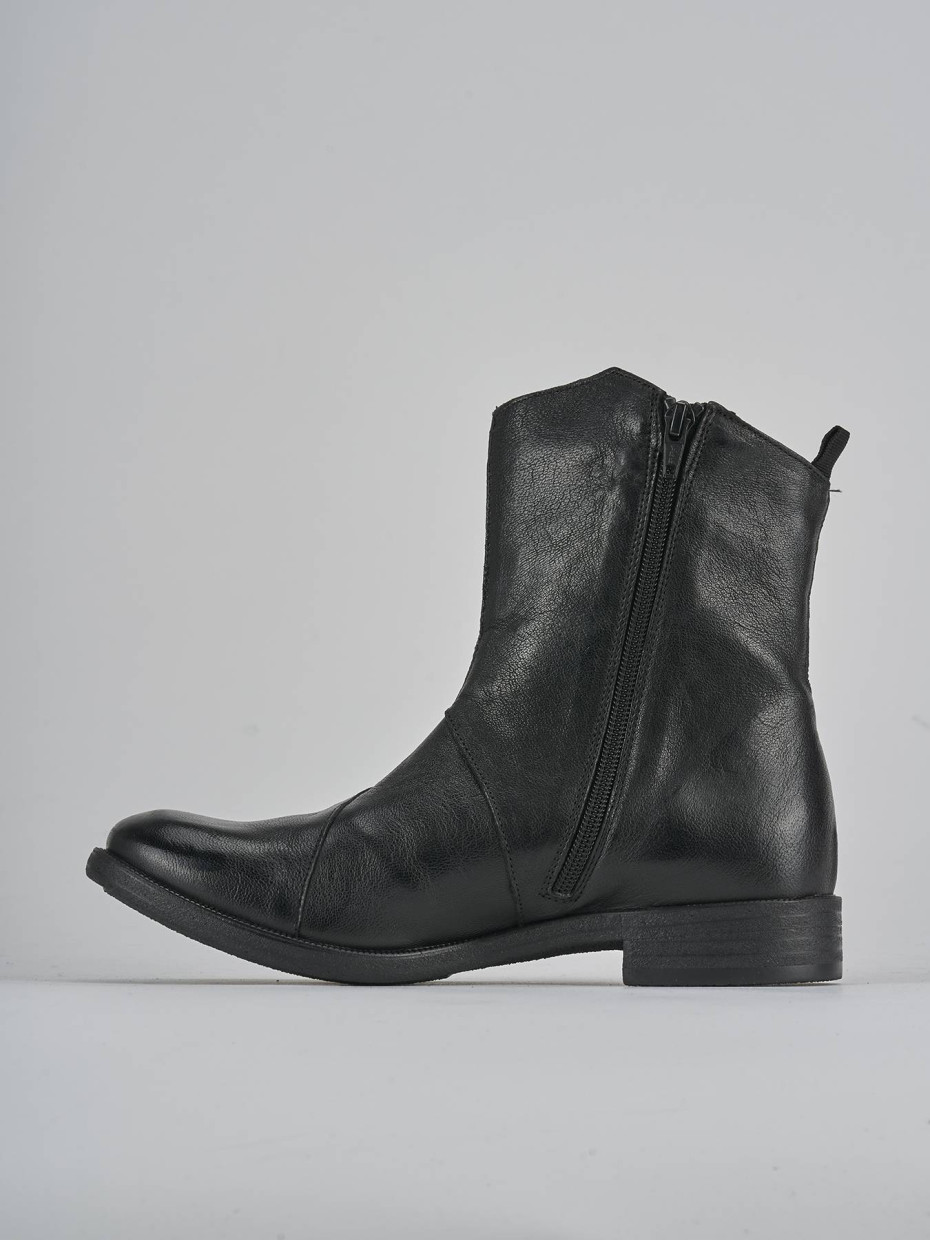 Stivaletti tacco 2cm pelle nero