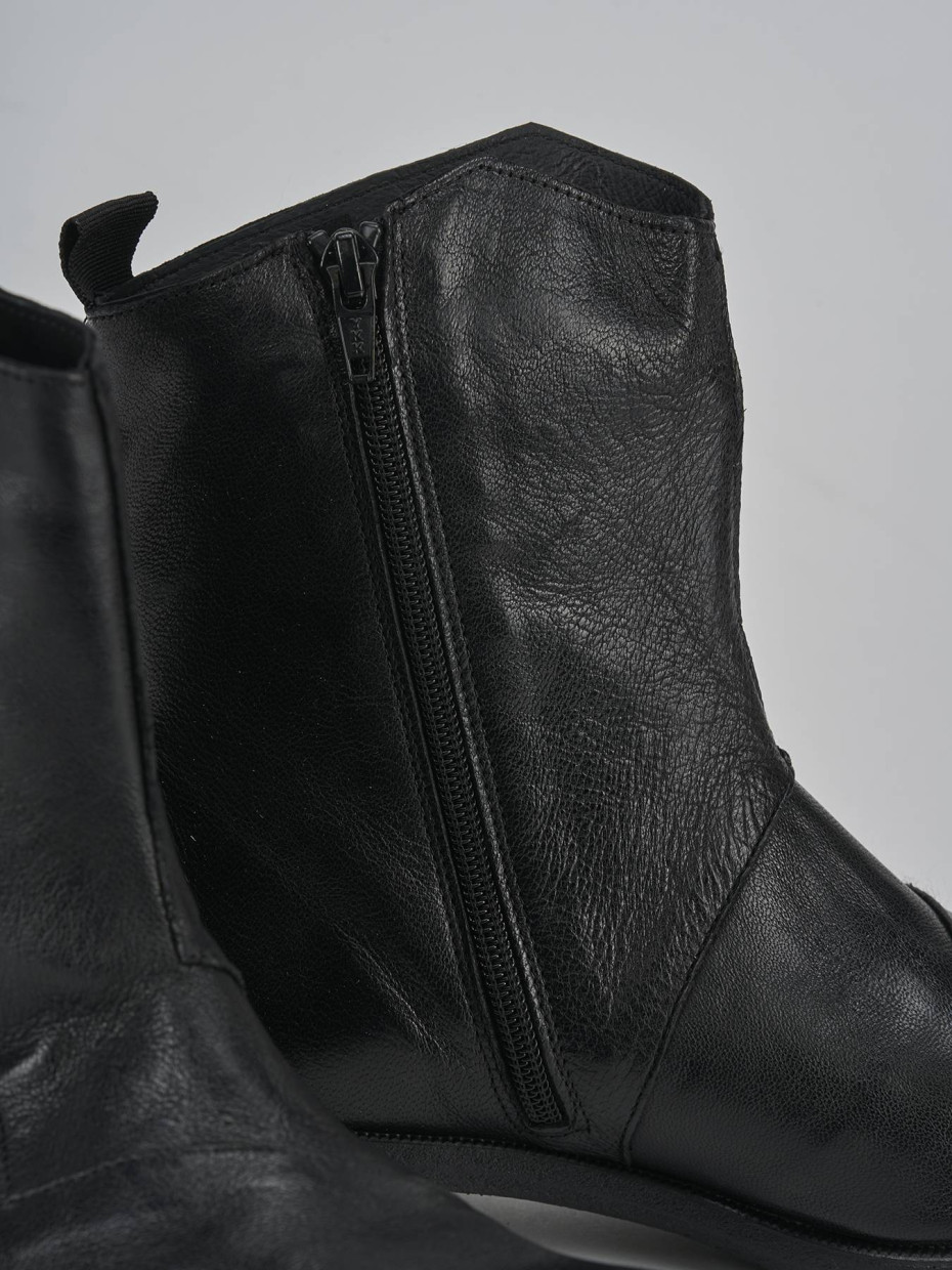 Stivaletti tacco 2cm pelle nero