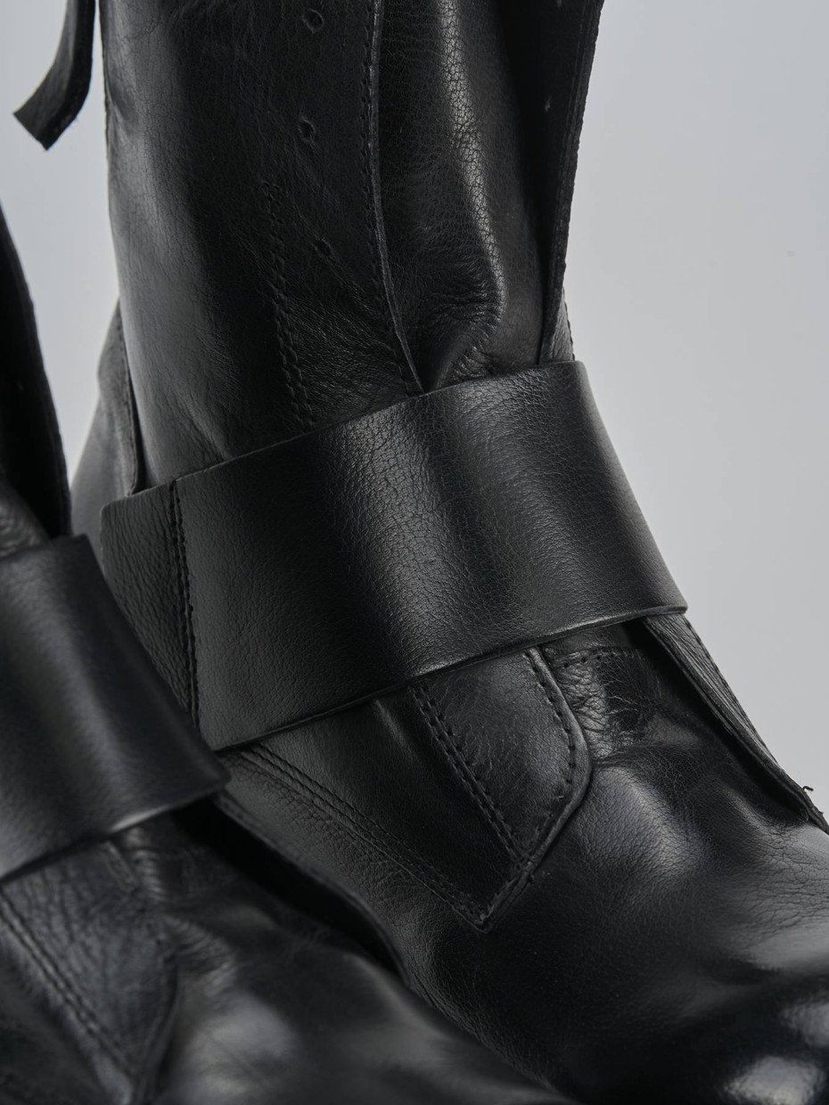 Anfibio tacco 2cm nero pelle