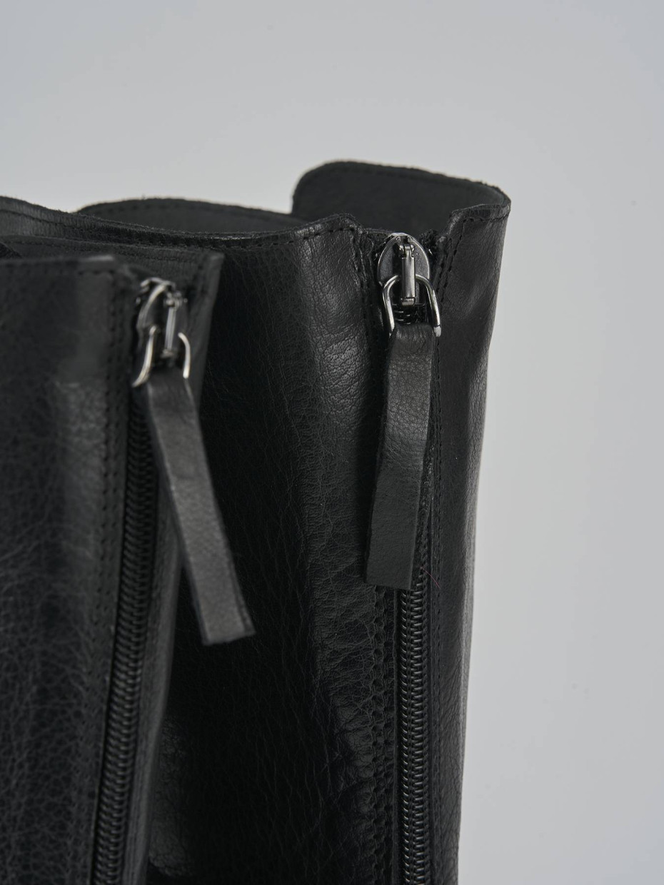 Anfibi tacco 2cm pelle nero