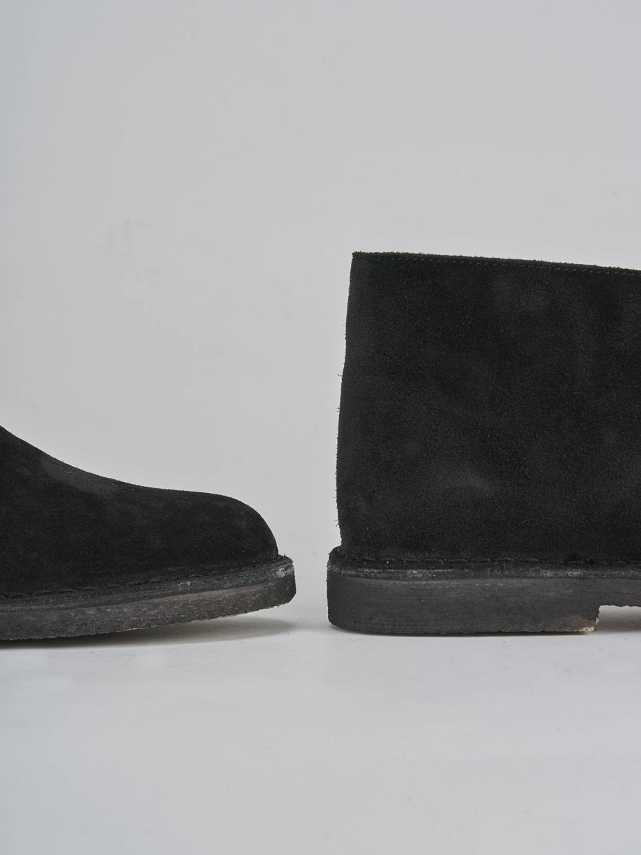 Anfibi camoscio nero