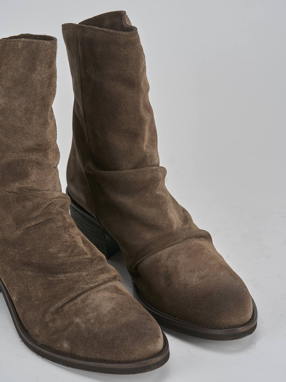 Stivaletti tacco 5cm camoscio beige
