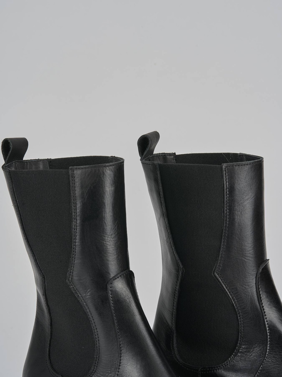 Stivaletti tacco 5cm pelle nero