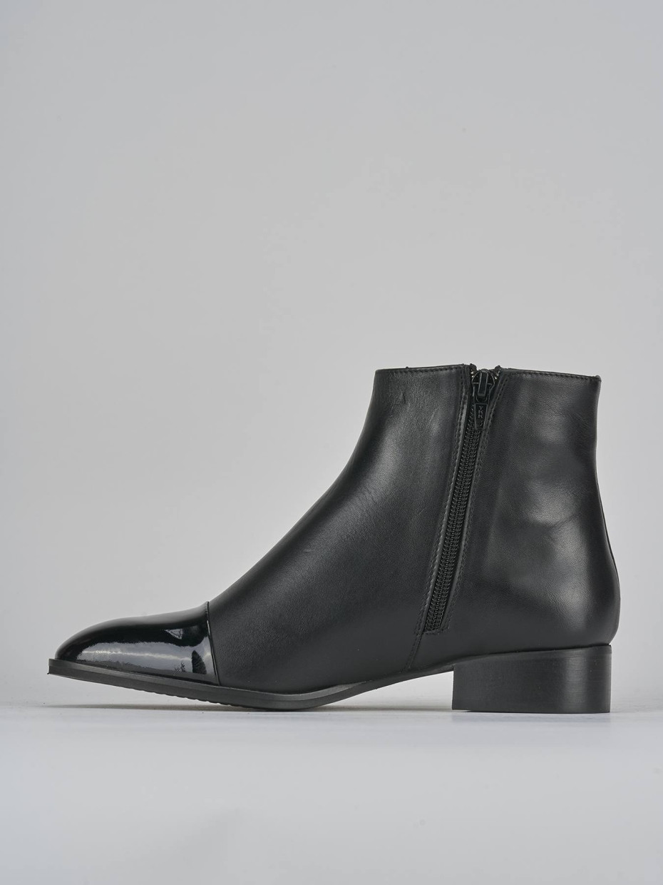 Stivaletti tacco 3cm pelle nero