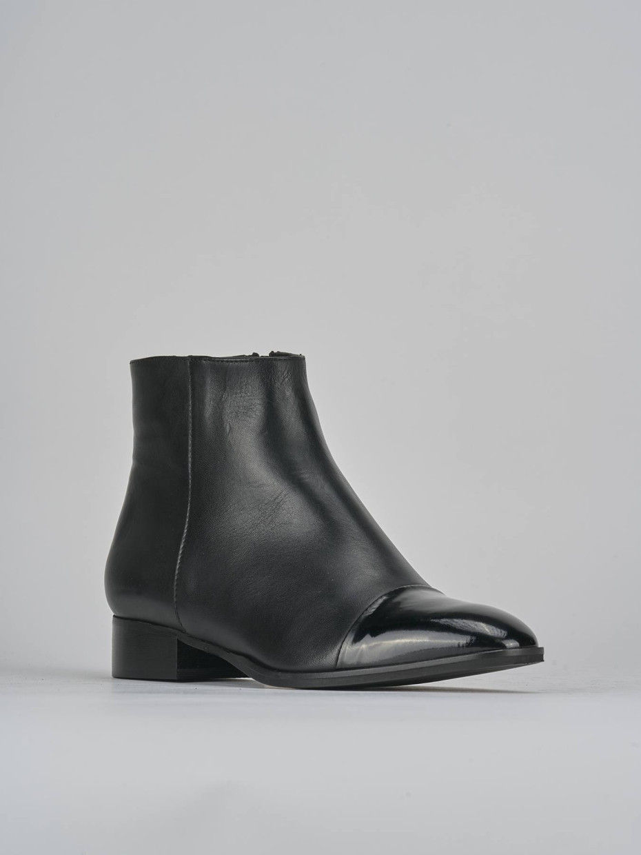 Stivaletti tacco 3cm pelle nero