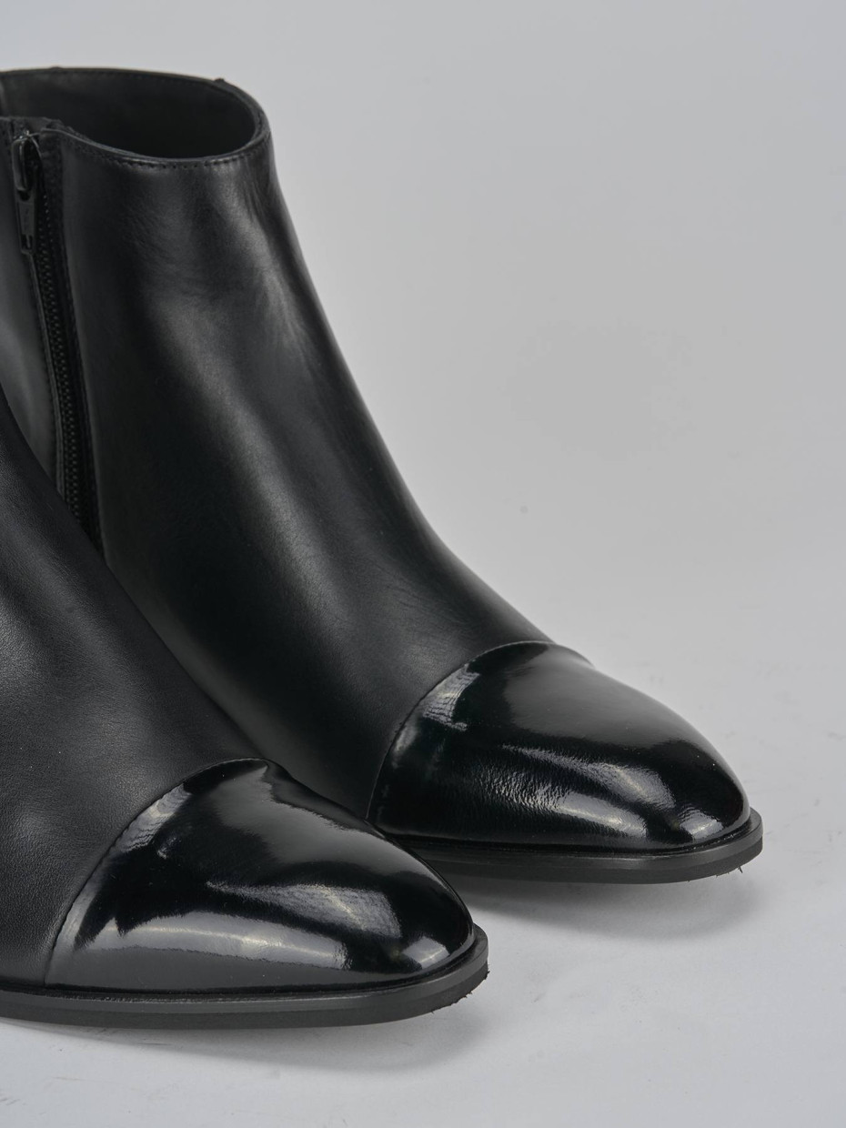 Stivaletti tacco 3cm pelle nero