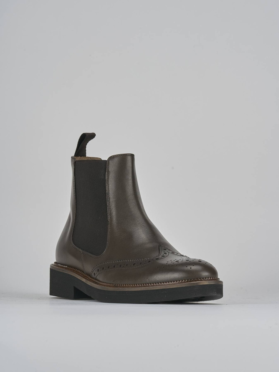 Stivaletto tacco 2 cm testa pelle