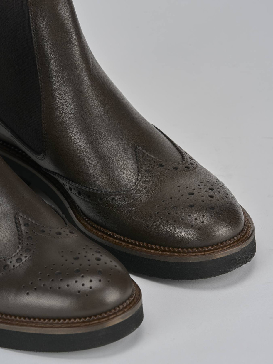 Stivaletto tacco 2 cm testa pelle