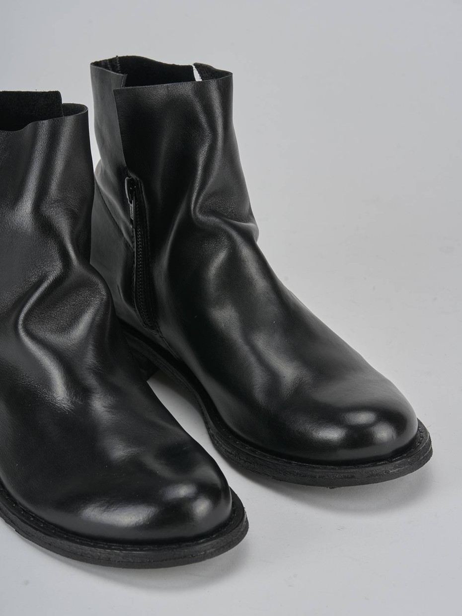 Stivaletti tacco 2cm pelle nero