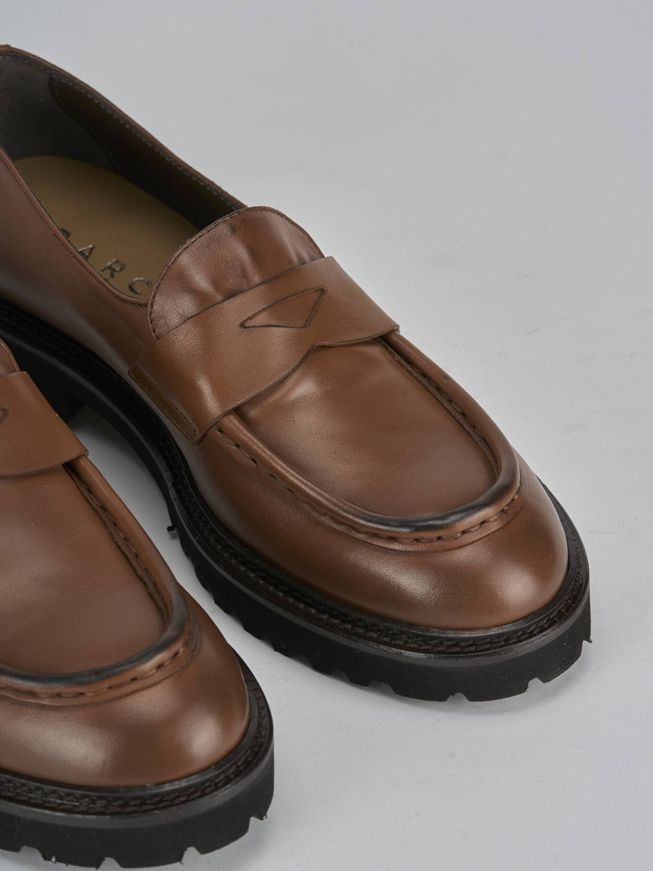 Mocassini tacco 2cm pelle marrone