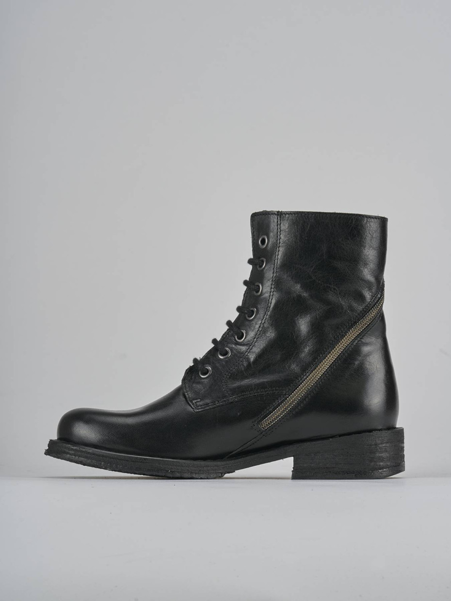 Anfibi tacco 2cm pelle nero