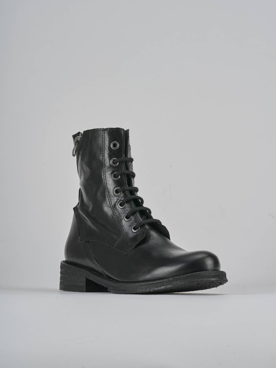 Anfibi tacco 2cm pelle nero