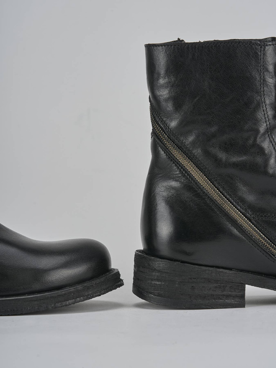 Anfibi tacco 2cm pelle nero