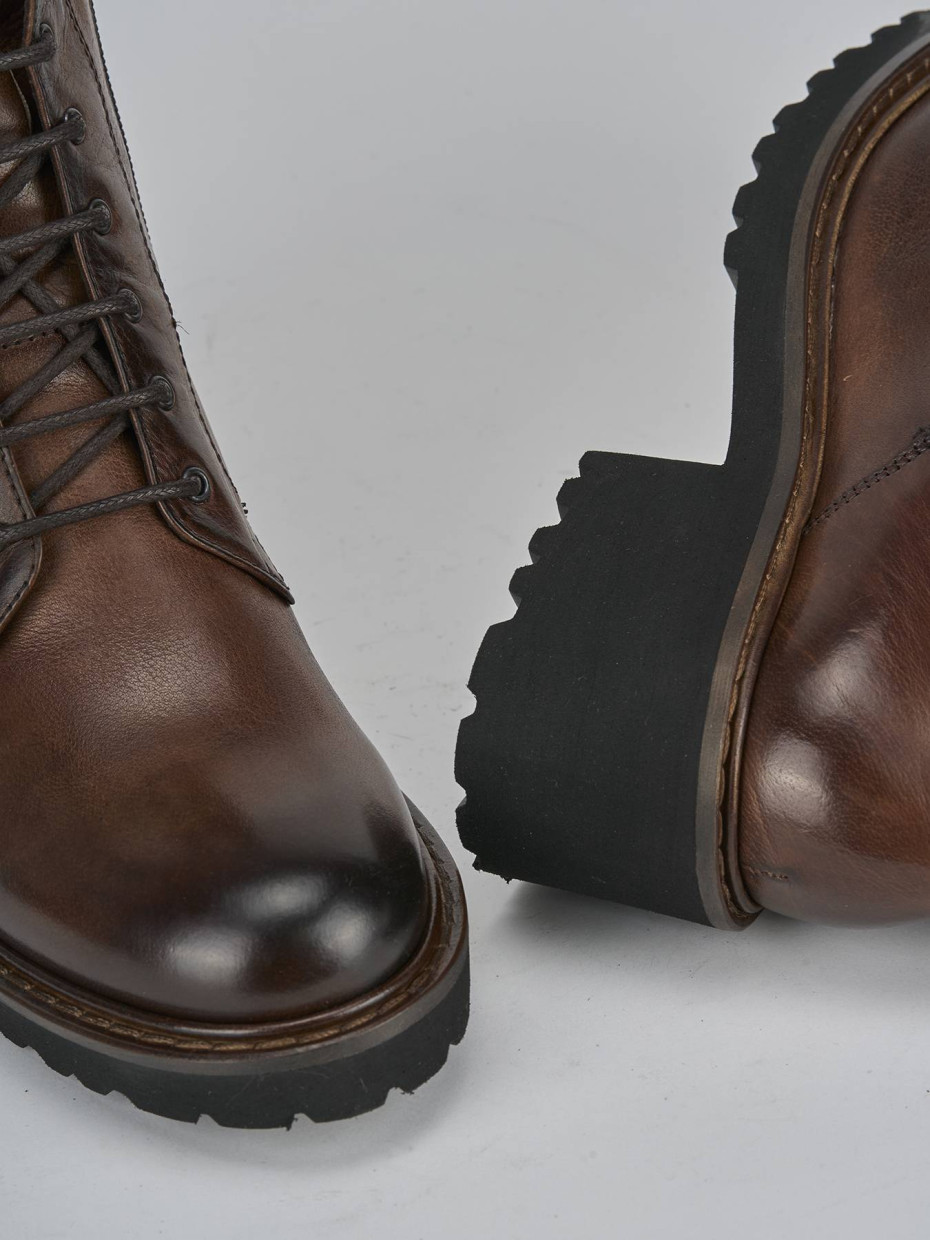 Anfibi tacco 5cm pelle marrone