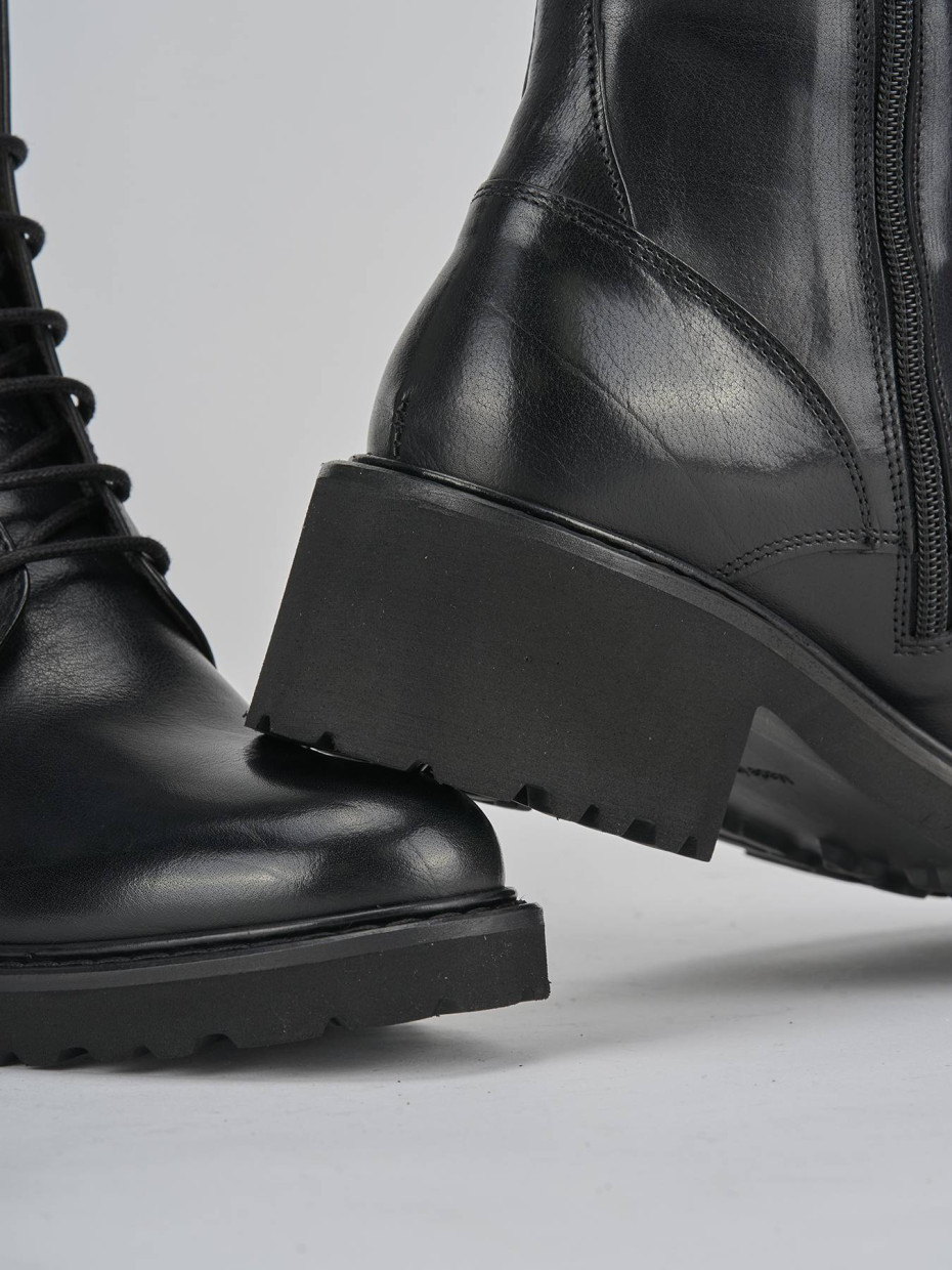 Anfibi tacco 5cm pelle nero