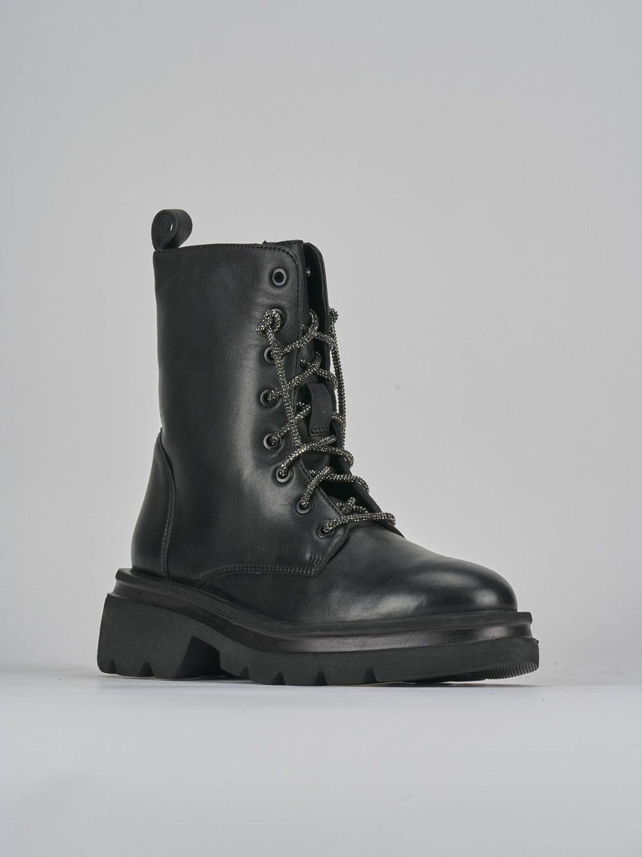 Anfibi tacco 2cm pelle nero