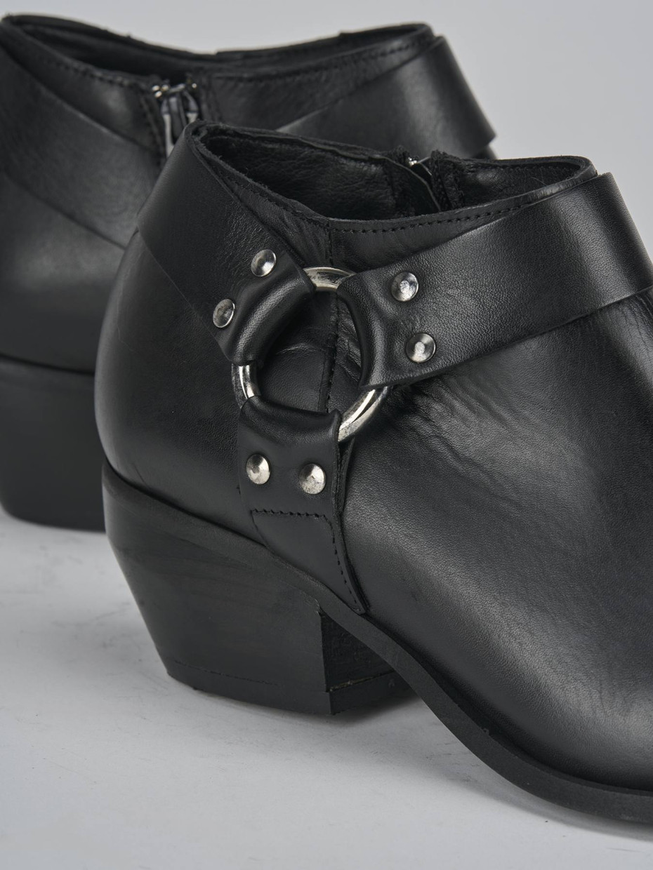 Stivaletti tacco 4cm pelle nero