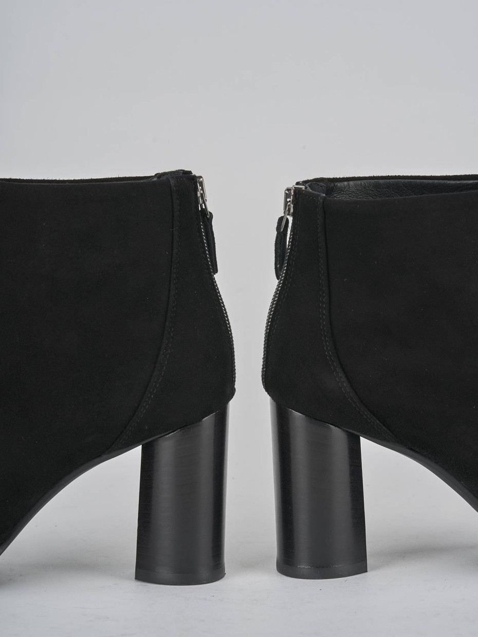 Stivaletti tacco 7cm camoscio nero