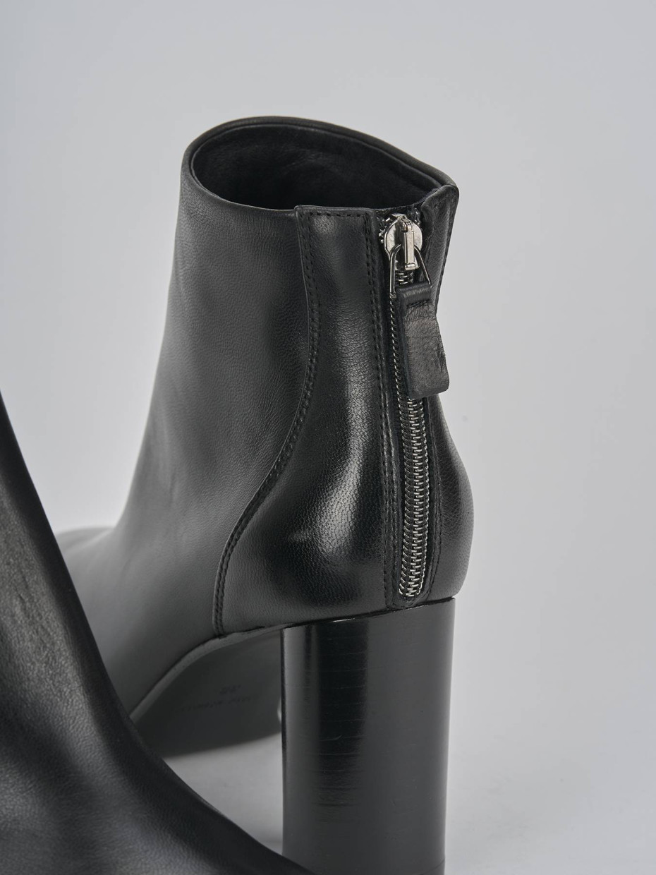 Stivaletti tacco 7cm pelle nero
