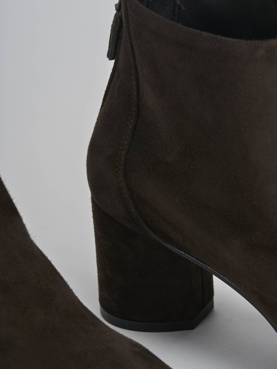 Stivaletti tacco 5cm camoscio testa