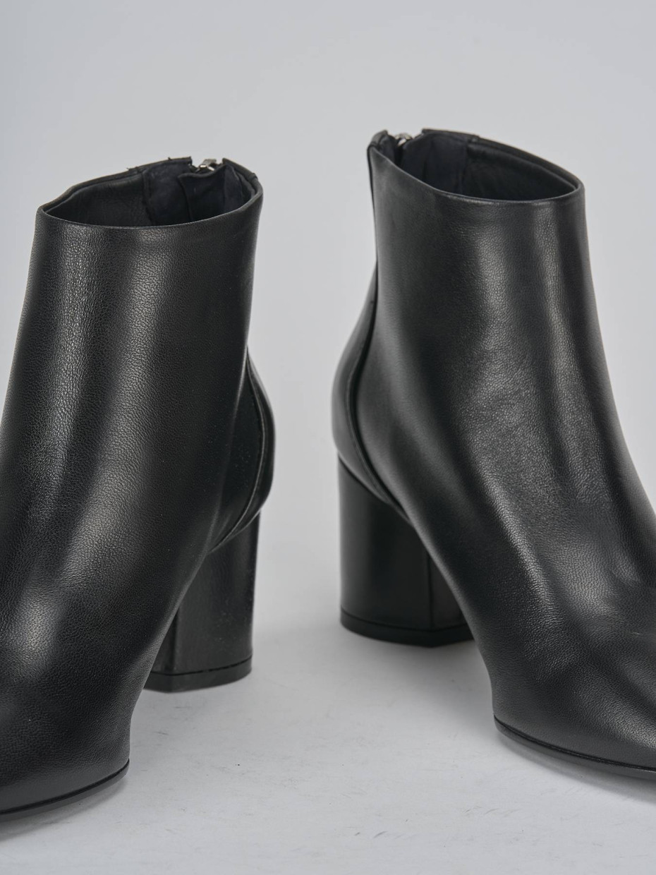 Stivaletti tacco 5 cm store