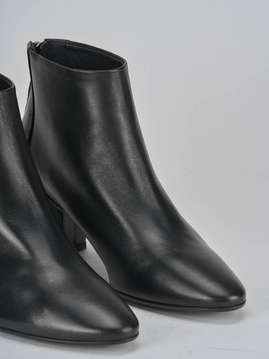 Stivaletti tacco 5cm pelle nero