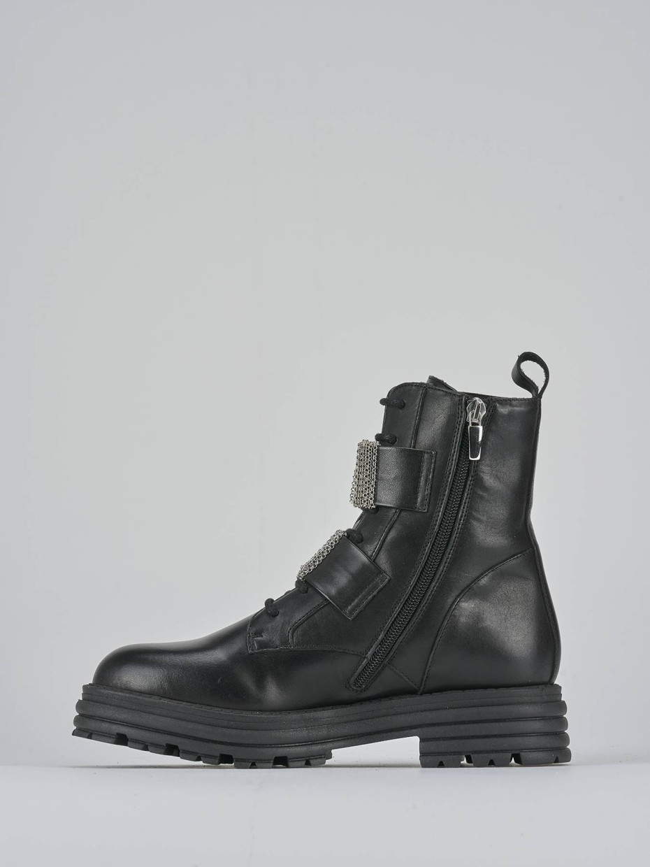 Anfibi tacco 2cm pelle nero
