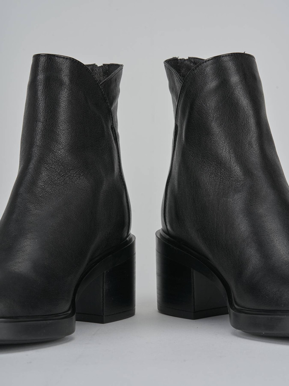 Stivaletti tacco 4cm pelle nero