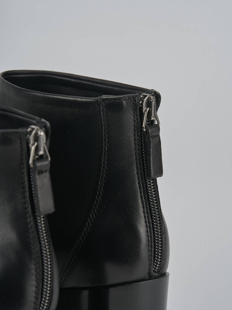 Stivaletti tacco 5cm pelle nero