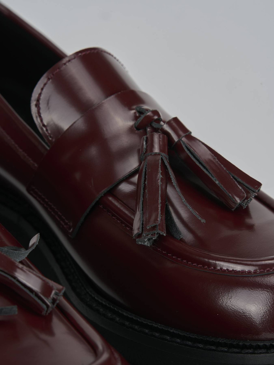Mocassini tacco 2cm pelle bordo'