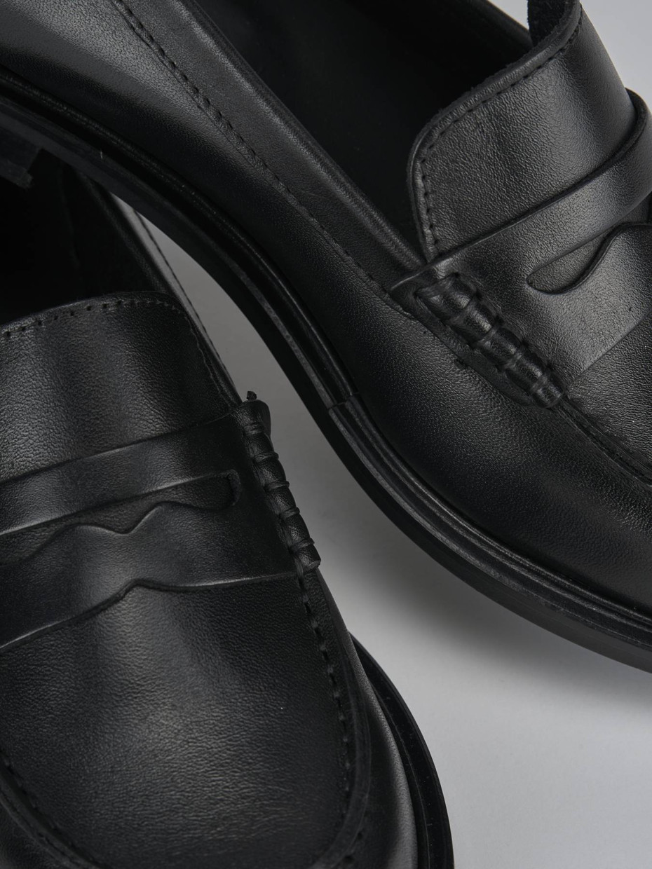 Mocassini tacco 1cm pelle nero