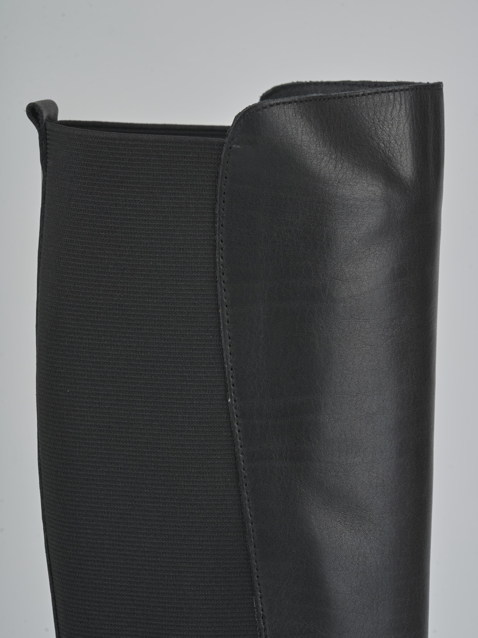 Stivali tacco 3cm pelle nero
